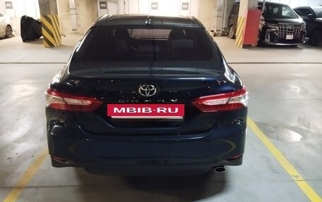 Toyota Camry, 2018 год, 2 600 000 рублей, 4 фотография