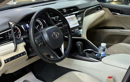 Toyota Camry, 2018 год, 2 600 000 рублей, 8 фотография