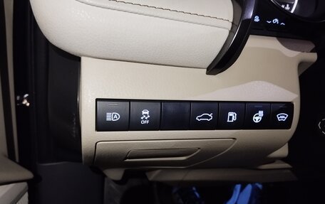 Toyota Camry, 2018 год, 2 600 000 рублей, 13 фотография