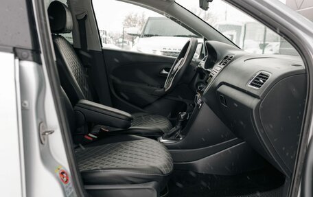 Volkswagen Polo VI (EU Market), 2012 год, 800 000 рублей, 18 фотография