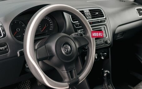 Volkswagen Polo VI (EU Market), 2012 год, 800 000 рублей, 11 фотография