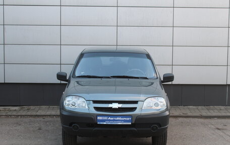 Chevrolet Niva I рестайлинг, 2017 год, 684 000 рублей, 2 фотография