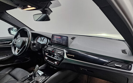 BMW 5 серия, 2019 год, 2 870 000 рублей, 13 фотография