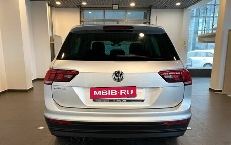 Volkswagen Tiguan II, 2020 год, 2 240 000 рублей, 4 фотография