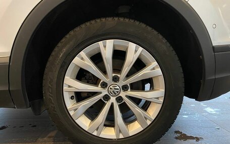 Volkswagen Tiguan II, 2020 год, 2 240 000 рублей, 19 фотография