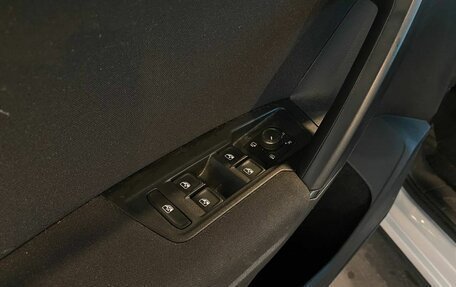 Volkswagen Tiguan II, 2020 год, 2 240 000 рублей, 21 фотография