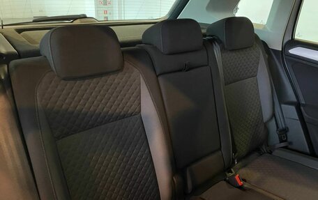 Volkswagen Tiguan II, 2020 год, 2 240 000 рублей, 36 фотография