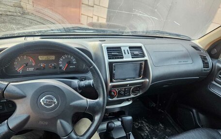 Nissan Terrano II рестайлинг, 2004 год, 750 000 рублей, 2 фотография