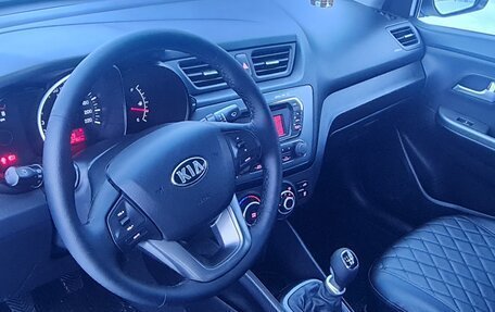 KIA Rio III рестайлинг, 2014 год, 855 000 рублей, 16 фотография