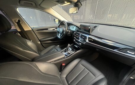 BMW 5 серия, 2019 год, 2 800 000 рублей, 14 фотография