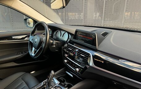 BMW 5 серия, 2019 год, 2 800 000 рублей, 16 фотография