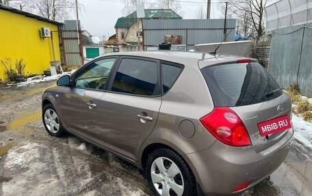 KIA cee'd I рестайлинг, 2009 год, 600 000 рублей, 16 фотография