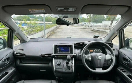 Toyota Wish II, 2012 год, 1 210 000 рублей, 5 фотография