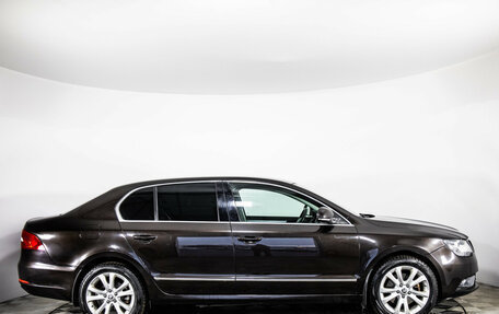 Skoda Superb III рестайлинг, 2014 год, 1 049 000 рублей, 4 фотография