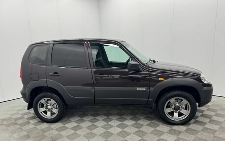 Chevrolet Niva I рестайлинг, 2017 год, 725 000 рублей, 4 фотография