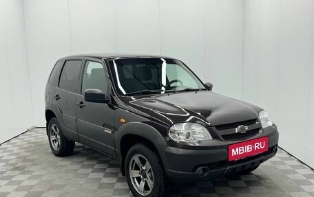 Chevrolet Niva I рестайлинг, 2017 год, 725 000 рублей, 3 фотография