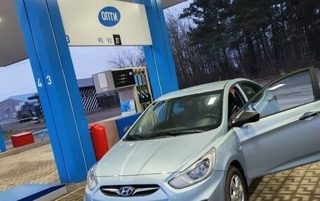 Hyundai Solaris II рестайлинг, 2011 год, 615 000 рублей, 2 фотография