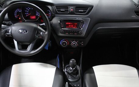 KIA Rio III рестайлинг, 2013 год, 760 000 рублей, 23 фотография