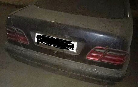 Mercedes-Benz E-Класс, 1997 год, 180 000 рублей, 1 фотография