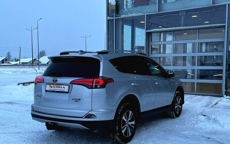 Toyota RAV4, 2018 год, 2 700 000 рублей, 3 фотография