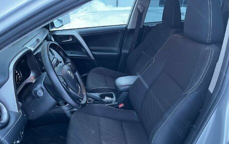 Toyota RAV4, 2018 год, 2 700 000 рублей, 8 фотография