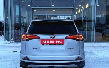 Toyota RAV4, 2018 год, 2 700 000 рублей, 4 фотография