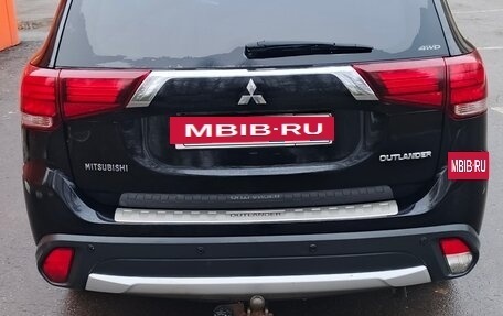 Mitsubishi Outlander III рестайлинг 3, 2016 год, 1 650 000 рублей, 2 фотография