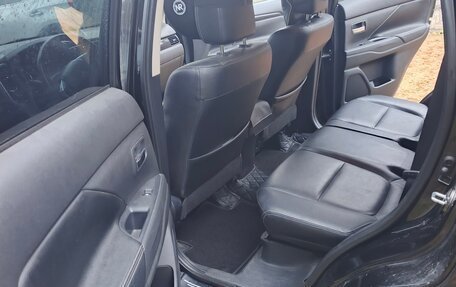 Mitsubishi Outlander III рестайлинг 3, 2016 год, 1 650 000 рублей, 6 фотография