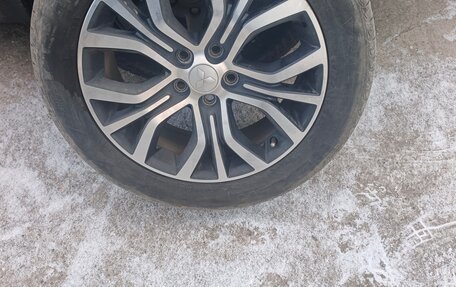 Mitsubishi Outlander III рестайлинг 3, 2016 год, 1 650 000 рублей, 11 фотография