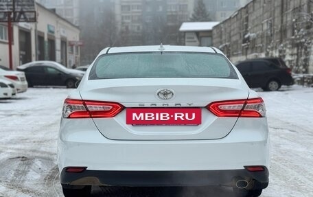 Toyota Camry, 2018 год, 2 850 000 рублей, 6 фотография