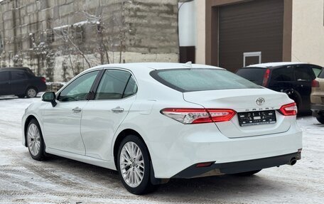 Toyota Camry, 2018 год, 2 850 000 рублей, 7 фотография
