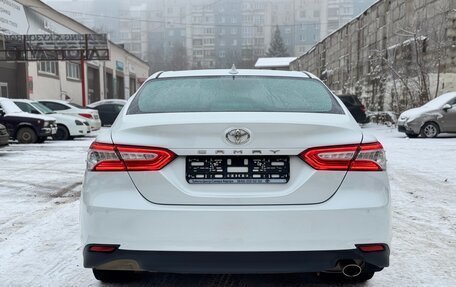 Toyota Camry, 2018 год, 2 850 000 рублей, 10 фотография