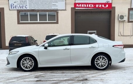 Toyota Camry, 2018 год, 2 850 000 рублей, 8 фотография