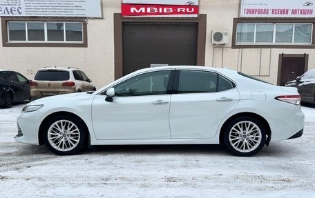 Toyota Camry, 2018 год, 2 850 000 рублей, 9 фотография