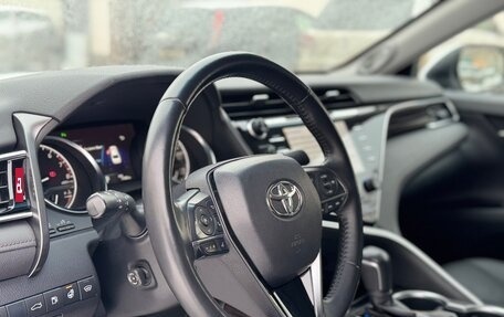 Toyota Camry, 2018 год, 2 850 000 рублей, 16 фотография