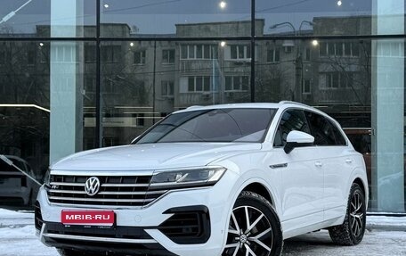 Volkswagen Touareg III, 2018 год, 4 680 000 рублей, 1 фотография