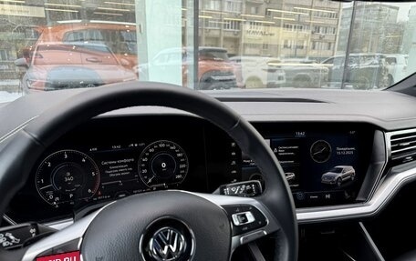 Volkswagen Touareg III, 2018 год, 4 680 000 рублей, 12 фотография