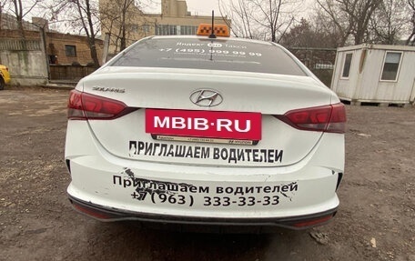 Hyundai Solaris II рестайлинг, 2020 год, 800 000 рублей, 3 фотография