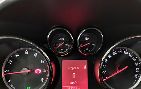 Opel Astra J, 2013 год, 660 000 рублей, 13 фотография