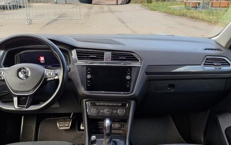 Volkswagen Tiguan II, 2020 год, 3 200 000 рублей, 13 фотография