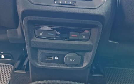 Volkswagen Tiguan II, 2020 год, 3 200 000 рублей, 22 фотография