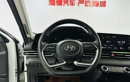 Hyundai Elantra, 2022 год, 1 650 000 рублей, 7 фотография