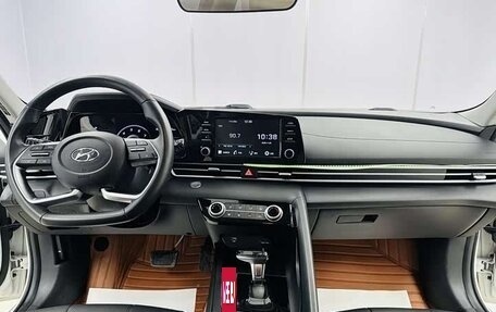 Hyundai Elantra, 2022 год, 1 650 000 рублей, 6 фотография