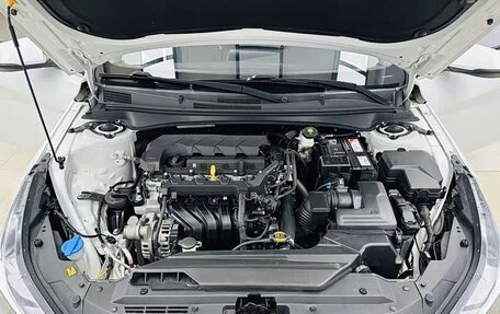 Hyundai Elantra, 2022 год, 1 650 000 рублей, 13 фотография