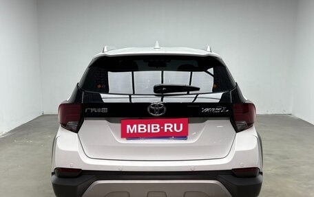 Toyota Yaris XP150 рестайлинг, 2022 год, 1 420 000 рублей, 20 фотография