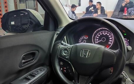 Honda Vezel, 2022 год, 1 650 000 рублей, 10 фотография