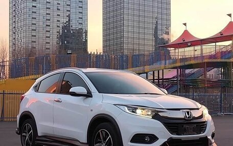 Honda Vezel, 2022 год, 1 650 000 рублей, 3 фотография