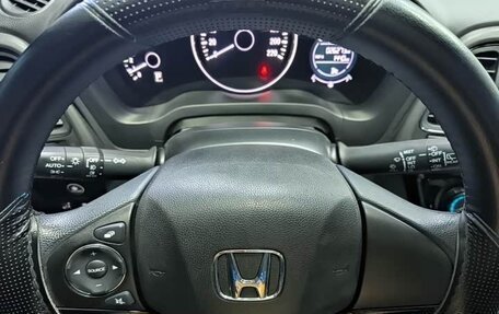 Honda Vezel, 2022 год, 1 650 000 рублей, 9 фотография