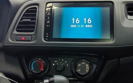 Honda Vezel, 2022 год, 1 650 000 рублей, 16 фотография