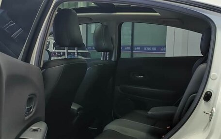 Honda Vezel, 2022 год, 1 650 000 рублей, 17 фотография